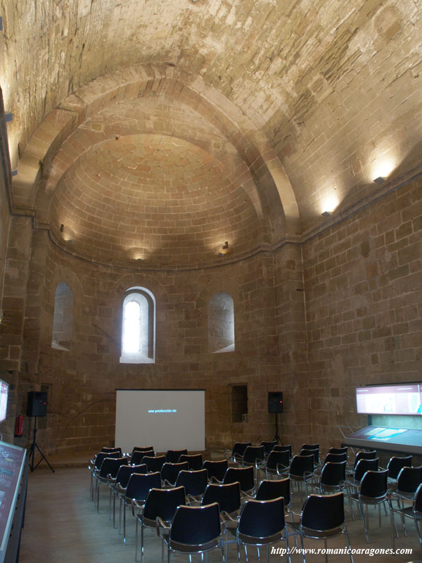 ASPECTO AL INTERIOR DEL TEMPLO EN ENERO-2006, TRANSFORMADO EN CENTRO DE INTERPRETACIN